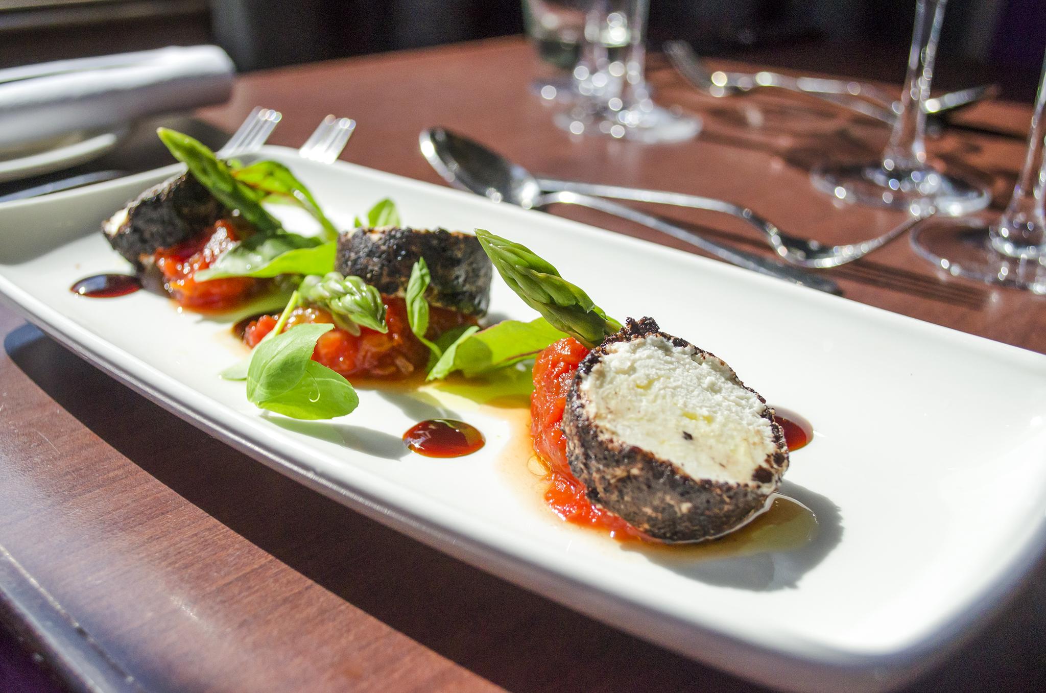 فندق ذا بونهام إدنبرة المظهر الخارجي الصورة A Scottish haggis served with a salad